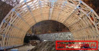 Драўляны каркас арачнай даху