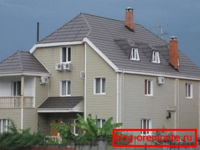 Полувальмовые двускатны дах