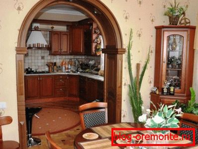 Арка паміж кухняй і сталовай