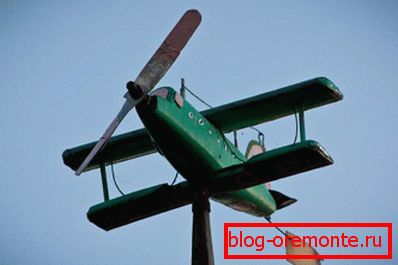 Вятрак ў выглядзе самалёта, зроблены сваімі рукамі