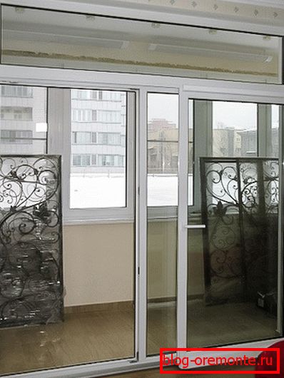 Ўжываем рассоўныя дзверы для балкона Ўжываем рассоўныя дзверы для балкона