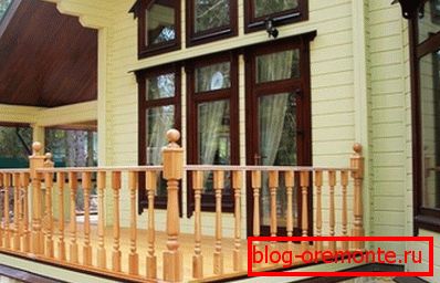 Брусовые рамы выглядаюць вельмі рэспектабельна - як быццам выкананы з дарагой высакароднай драўніны! Брусовые рамы выглядаюць вельмі рэспектабельна - як быццам выкананы з дарагой высакароднай драўніны!