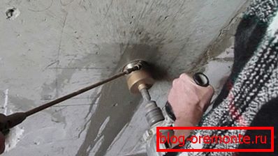 Бурэнне пры дапамозе алмазнай каронкі Бурэнне пры дапамозе алмазнай каронкі