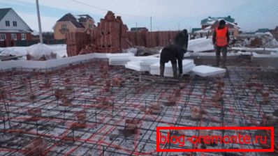 Каб раствор на марозе добра застываў, яго трэба дадаткова падаграваць Каб раствор на марозе добра застываў, яго трэба дадаткова падаграваць