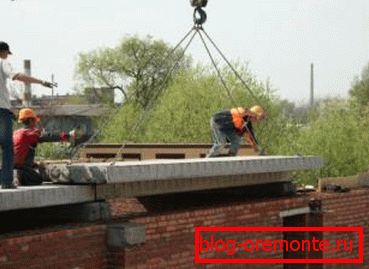 Нават калі вы будуеце дом з каменя, брус спатрэбіцца для ўзвядзення даху Нават калі вы будуеце дом з каменя, брус спатрэбіцца для ўзвядзення даху