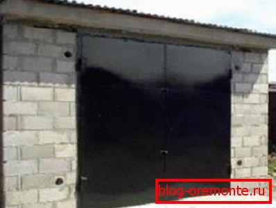 Для невялікіх будынкаў або гаспадарчых пабудоў лепш за ўсё выкарыстоўваць аднасхільныя даху, паколькі ў дадзенай сітуацыі яны найбольш эфектыўныя і эканомныя Для невялікіх будынкаў або гаспадарчых пабудоў лепш за ўсё выкарыстоўваць аднасхільныя даху, паколькі ў дадзенай сітуацыі яны найбольш эфектыўныя і эканомныя