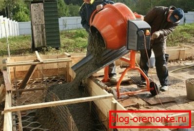 Для выгоды можна выкарыстоўваць жолаб. Для выгоды можна выкарыстоўваць жолаб.