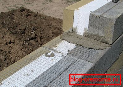 Для ячэістых бетонаў характэрная малая маса Для ячэістых бетонаў характэрная малая маса