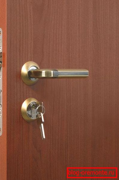 Міжпакаёвыя дзверы з бабінцам, таўшчыня таўшчыня дзвярэй міжпакаёвых
