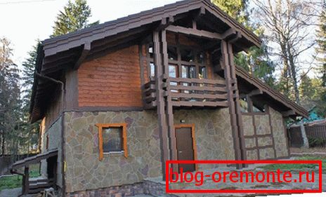 Дом з каменнай аздабленнем