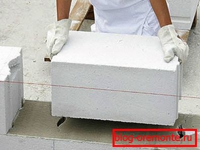 Газабетон блок і клей- стадыя кладкі Газабетон блок і клей- стадыя кладкі