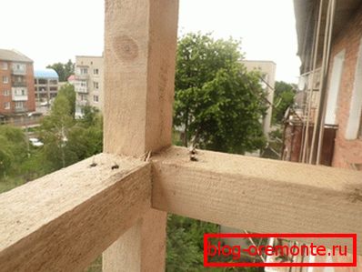 Выкарыстанне стандартнага бруса для будаўніцтва сваімі рукамі драўлянага каркаса балкона Выкарыстанне стандартнага бруса для будаўніцтва сваімі рукамі драўлянага каркаса балкона