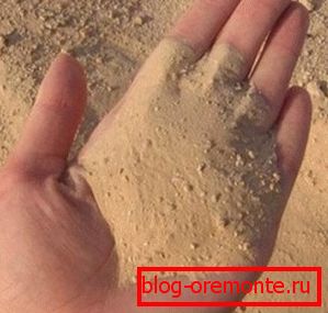 Выкарыстоўвайце толькі просеянный і прамыты пясок. Выкарыстоўвайце толькі просеянный і прамыты пясок.