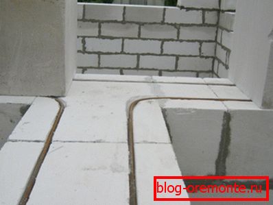 Мур з газабетону з тонкімі швамі Мур з газабетону з тонкімі швамі