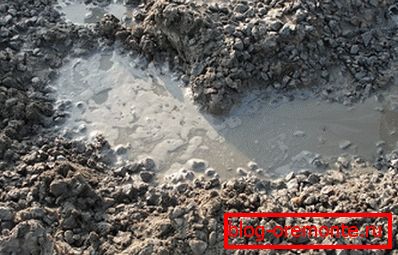 Класічная сумесь пяску, цэменту, жвіру і вады. Класічная сумесь пяску, цэменту, жвіру і вады.