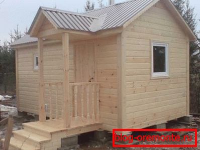 Кампактная лазня з ганачкам без знешняй і ўнутранай аздаблення Кампактная лазня з ганачкам без знешняй і ўнутранай аздаблення