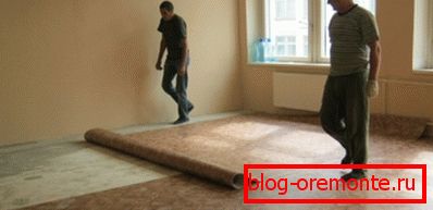 Аматарскае фота, працэсу кладкі лінолеўма на падлогу з бетону Аматарскае фота, працэсу кладкі лінолеўма на падлогу з бетону