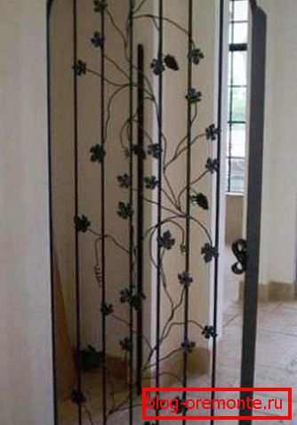 Міжпакаёвыя кованые дзверы Міжпакаёвыя кованые дзверы
