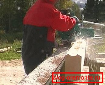 На фота - адзін з відаў ручных фрэзер, якім можна апрацоўваць розныя пароды драўніны На фота - адзін з відаў ручных фрэзер, якім можна апрацоўваць розныя пароды драўніны
