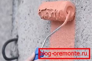 Нанясенне грунтоўкі на сцяну Нанясенне грунтоўкі на сцяну