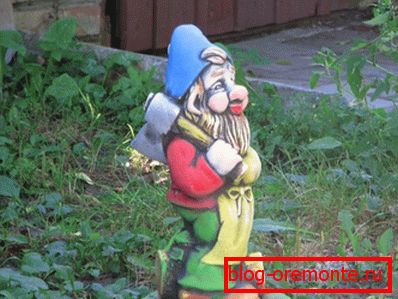 Некаторыя віды падобных вырабаў таксама ствараюць з бетону, а не з гіпсу, але яны патрабуюць масу ручной работы Некаторыя віды падобных вырабаў таксама ствараюць з бетону, а не з гіпсу, але яны патрабуюць масу ручной работы