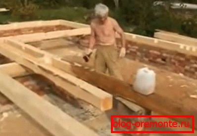 Ніжні вянок і аклад апрацоўваюцца насычэннем