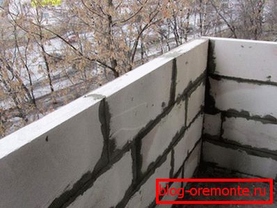 Новы парапет з пеноблоков