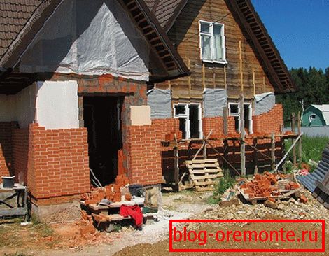 Абліцоўванне драўлянага дома