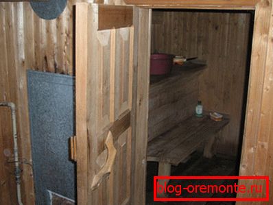 Звярніце ўвагу на фота - на ім паказана няправільнае размяшчэнне печы, каля галавы полога, што небяспечна для здароўя Звярніце ўвагу на фота - на ім паказана няправільнае размяшчэнне печы, каля галавы полога, што небяспечна для здароўя