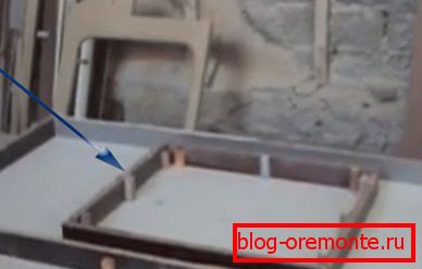 Апалубку для ракавіны падпіраць знутры. Апалубку для ракавіны падпіраць знутры.