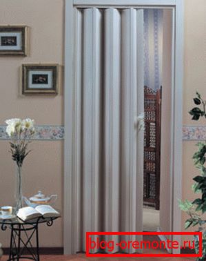 Пластыкавыя дзверы - гармонік