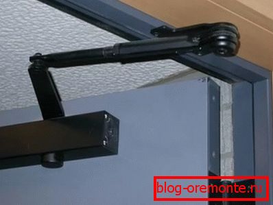 Плыўнае адчыненне дзвярэй Плыўнае адчыненне дзвярэй