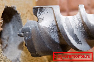 Победитовое свердзел выдатна спраўляецца з трываласцю бетоннай сцяны Победитовое свердзел выдатна спраўляецца з трываласцю бетоннай сцяны