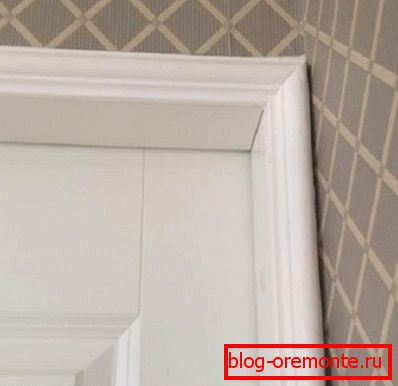 Прыклад на фота - дзверы ў куце або ў вузкім калідоры Прыклад на фота - дзверы ў куце або ў вузкім калідоры