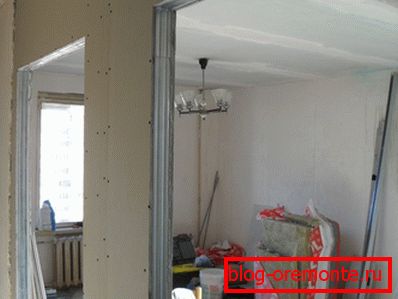 Праёмы, гатовыя да ўсталёўкі дзвярэй Праёмы, гатовыя да ўсталёўкі дзвярэй