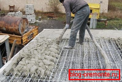 Працэс залівання з аўтаматычнай падачай раствора Працэс залівання з аўтаматычнай падачай раствора