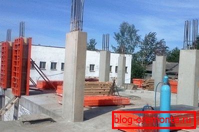 Рабочыя швы размесцяцца на ўзроўні нізу апорных бэлек.
