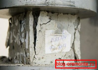 Разбурэнне ўзору пры творы выпрабаванняў на сціск Разбурэнне ўзору пры творы выпрабаванняў на сціск