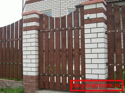 Штыкетнік з брашированной драўніны Штыкетнік з брашированной драўніны