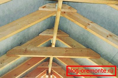 Злучэнне кроквенных ног і конькового бруса