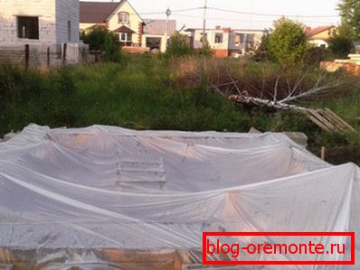 Старайцеся пазбягаць участкаў, дзе вострыя краю будуць тычыцца з плёнкай Старайцеся пазбягаць участкаў, дзе вострыя краю будуць тычыцца з плёнкай