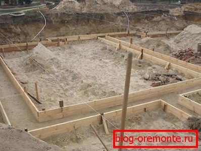 Будаўніцтва падмурка - важная працэдура, ад якасці выканання якой залежыць ўвесь наступны працэс будаўніцтва. Будаўніцтва падмурка - важная працэдура, ад якасці выканання якой залежыць ўвесь наступны працэс будаўніцтва.