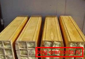 Існуе брус з ўжо размешчаных ўнутры уцяпляльнікам, але яго кошт вельмі высокая, а трываласць пакідае жадаць лепшага Існуе брус з ўжо размешчаных ўнутры уцяпляльнікам, але яго кошт вельмі высокая, а трываласць пакідае жадаць лепшага