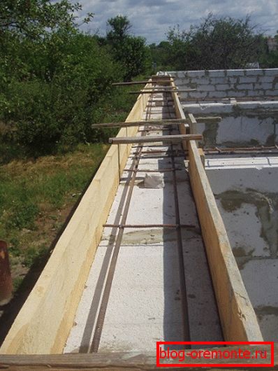 Тыпавое выраб армавальнага паясы з ужываннем драўлянай апалубкі Тыпавое выраб армавальнага паясы з ужываннем драўлянай апалубкі