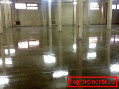 У канцы можна апрацаваць падлогу лакам. У канцы можна апрацаваць падлогу лакам.