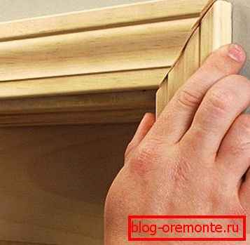 ўваходныя дзверы паставіць