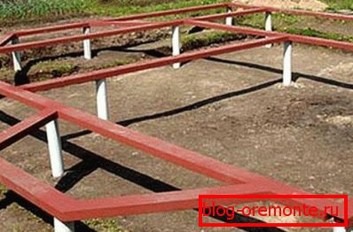 Вінтавой падмурак з металічным верхнім ростверком Вінтавой падмурак з металічным верхнім ростверком