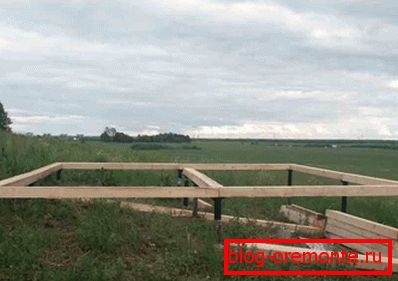 Шрубавыя палі з драўляным ростверком Шрубавыя палі з драўляным ростверком