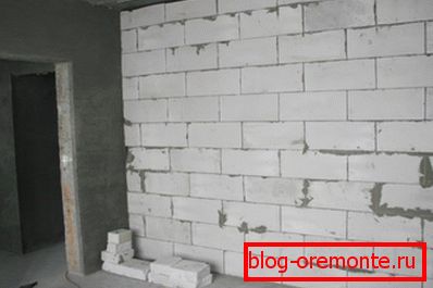 Ўнутраная сцяна з газобетонных блокаў Ўнутраная сцяна з газобетонных блокаў