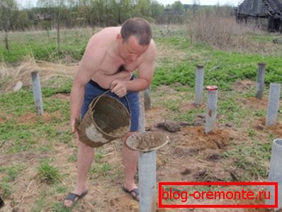 Заліванне обсадной трубы буранабіўныя палі Заліванне обсадной трубы буранабіўныя палі